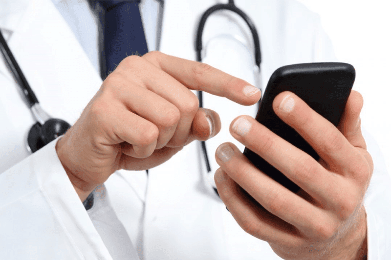Why Dependable Cell Service Is Crucial in Healthcare